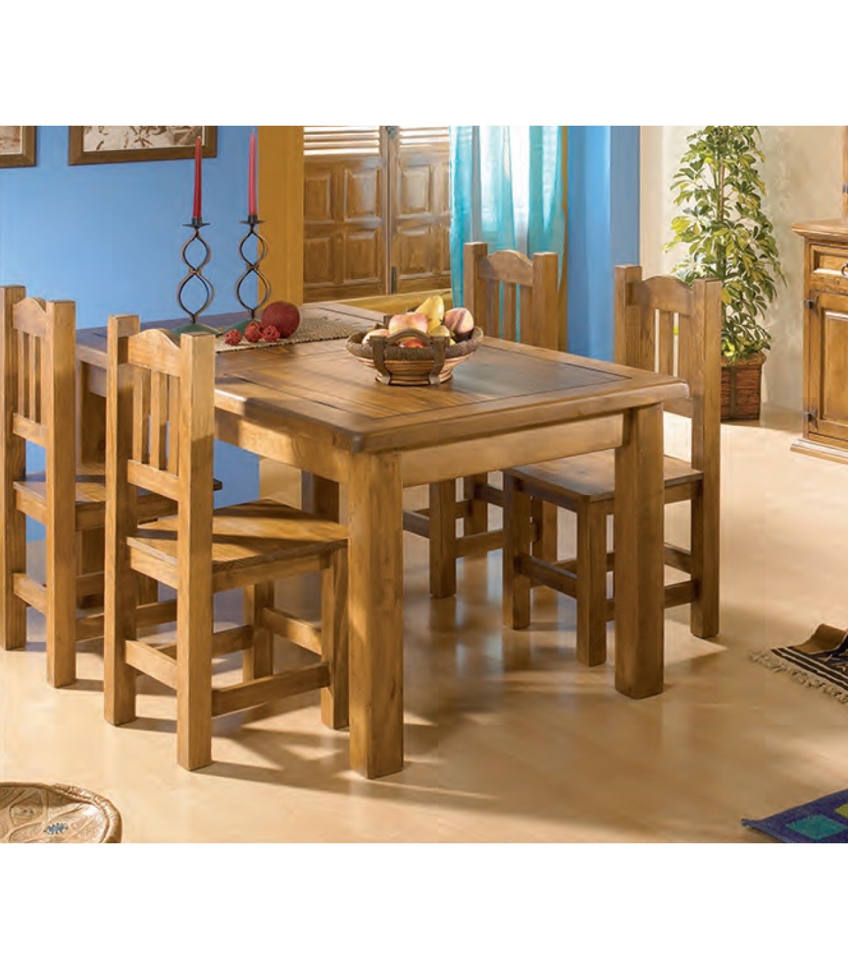 Salón comedor con aparador bajo y alto, mesa de comedor y sillas